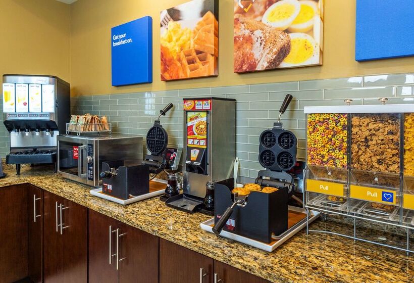 בית מלון כפרי Comfort Inn & Suites