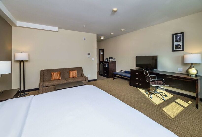 בית מלון כפרי Comfort Inn & Suites