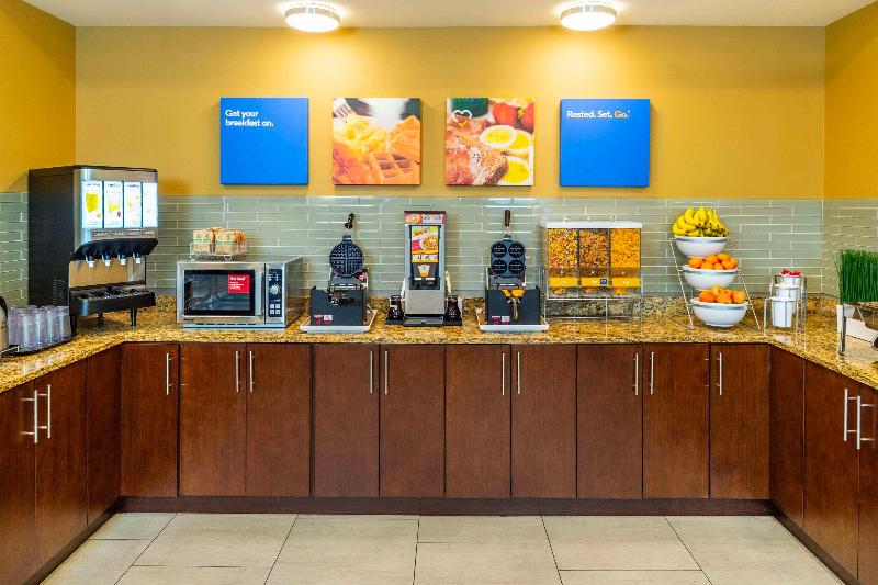 בית מלון כפרי Comfort Inn & Suites