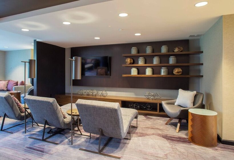 Отель Courtyard By Marriott New York Queens/fresh Meadows