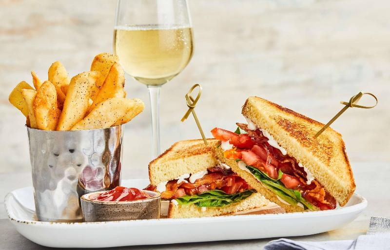 Отель Courtyard By Marriott New York Queens/fresh Meadows