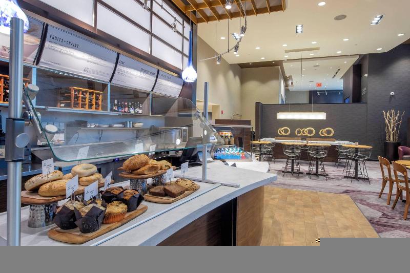 Отель Courtyard By Marriott New York Queens/fresh Meadows