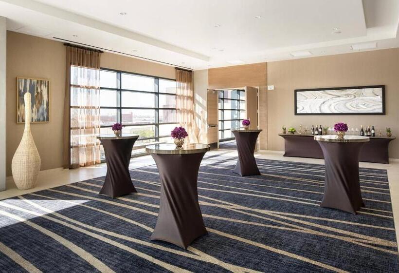 בית מלון כפרי Courtyard By Marriott Phoenix Downtown