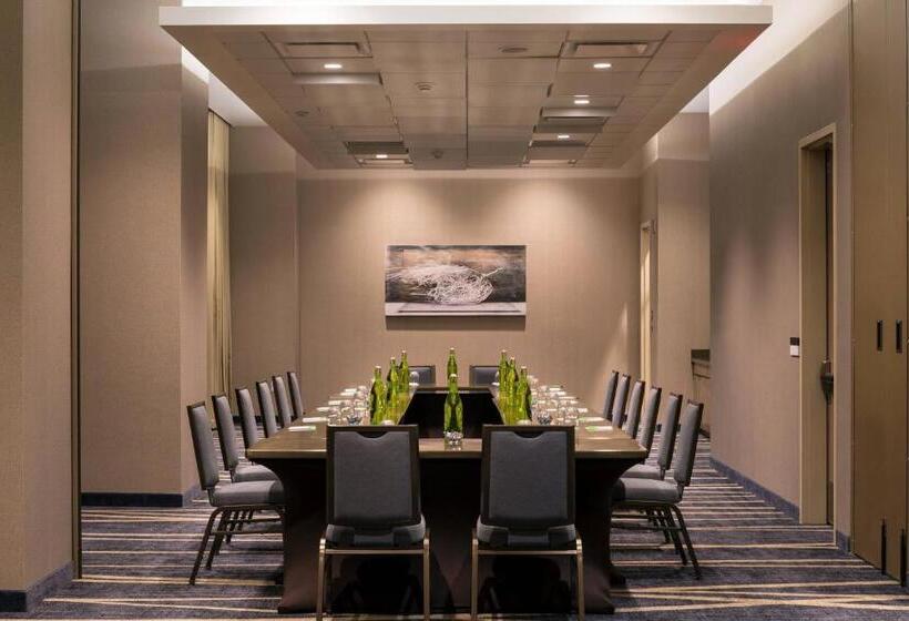 בית מלון כפרי Courtyard By Marriott Phoenix Downtown