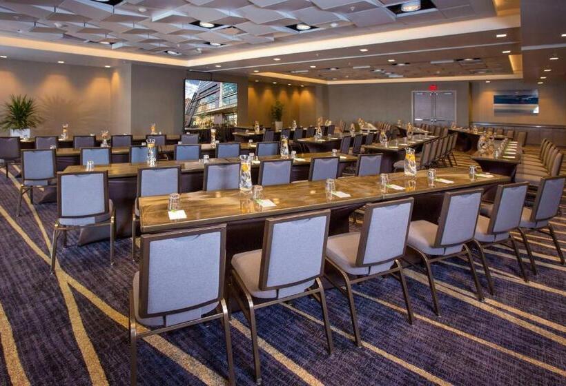 בית מלון כפרי Courtyard By Marriott Phoenix Downtown