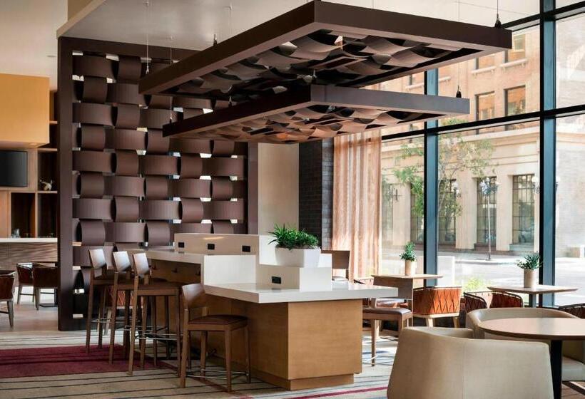 בית מלון כפרי Courtyard By Marriott Phoenix Downtown