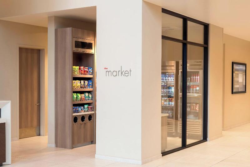 בית מלון כפרי Courtyard By Marriott Phoenix Downtown