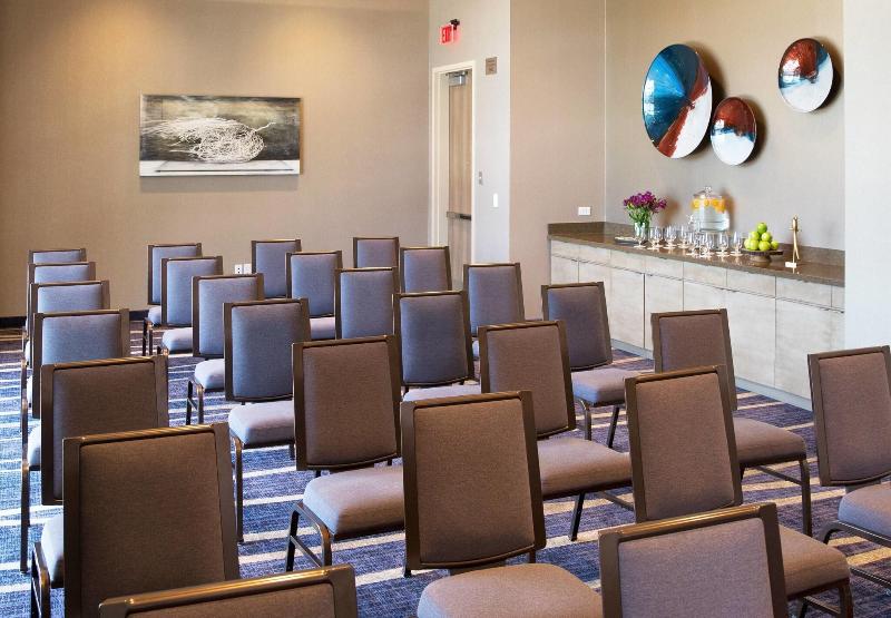 בית מלון כפרי Courtyard By Marriott Phoenix Downtown