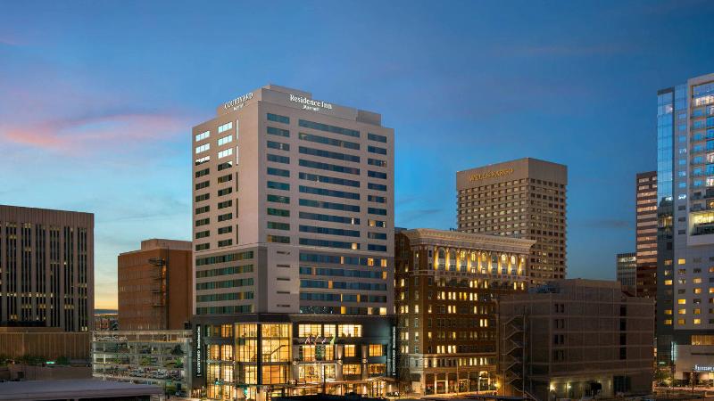 בית מלון כפרי Courtyard By Marriott Phoenix Downtown