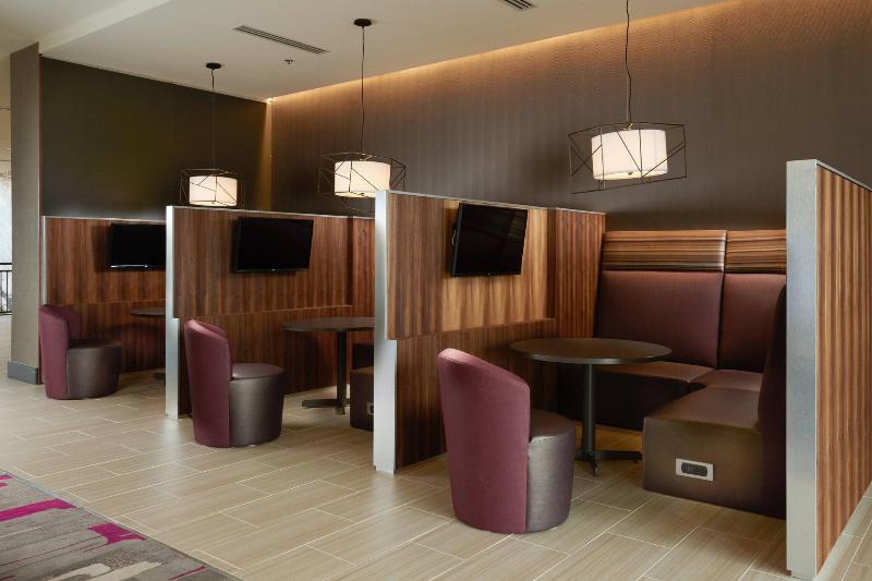 ホテル Courtyard By Marriott Rome