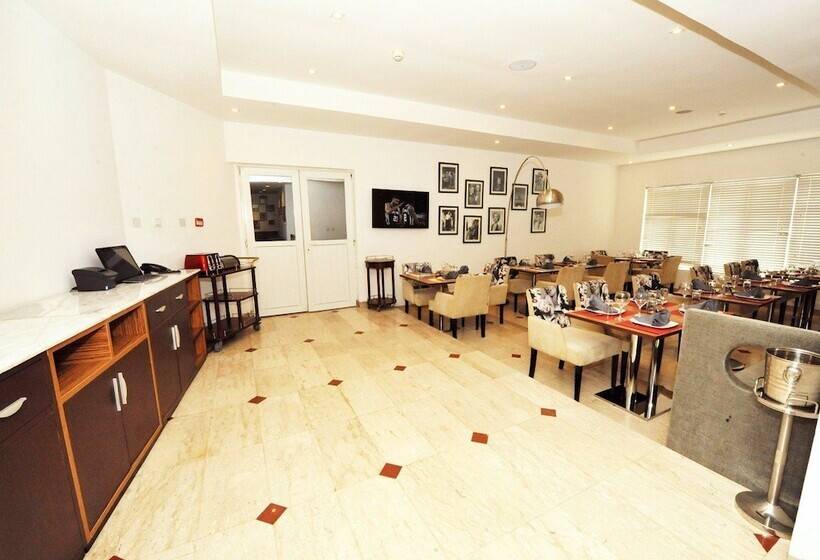 Отель De Lankaster