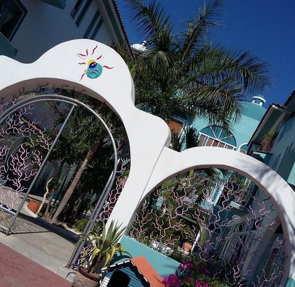 فندق Delphinus Inn