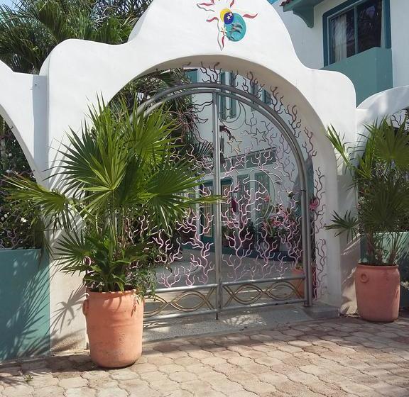 فندق Delphinus Inn