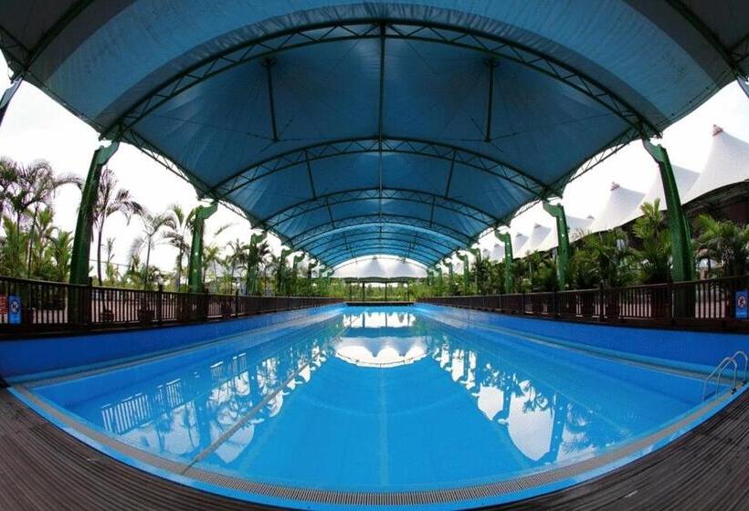 Отель Eastwood Valley Golf & Country Club