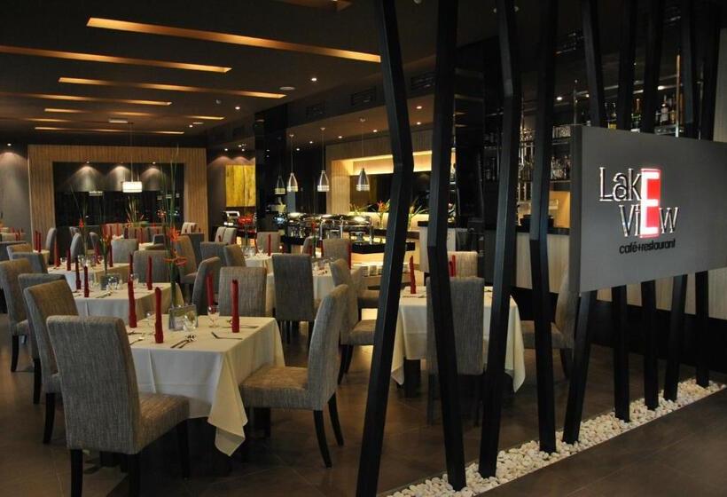 Отель Eastwood Valley Golf & Country Club