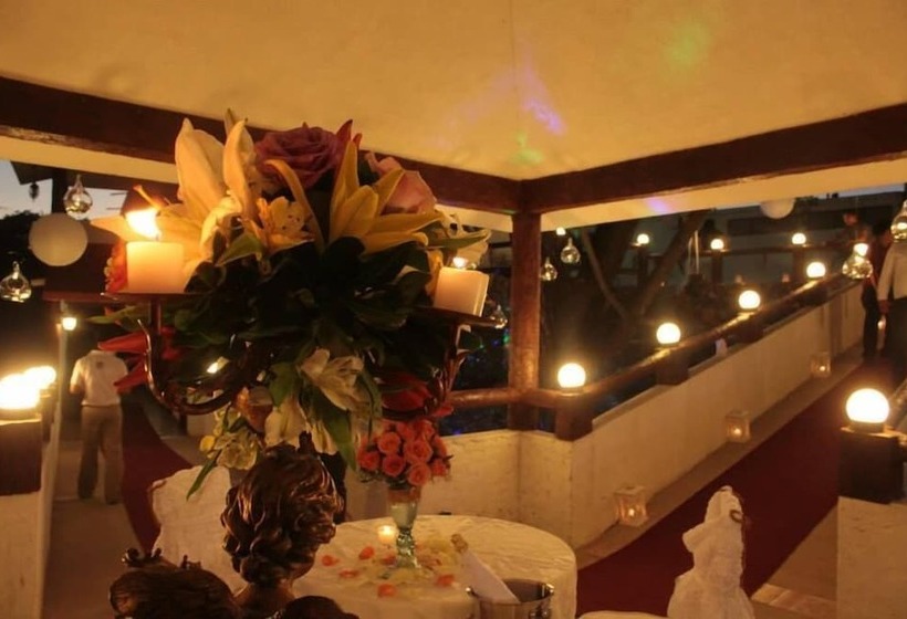 Отель Hacienda San Francisco