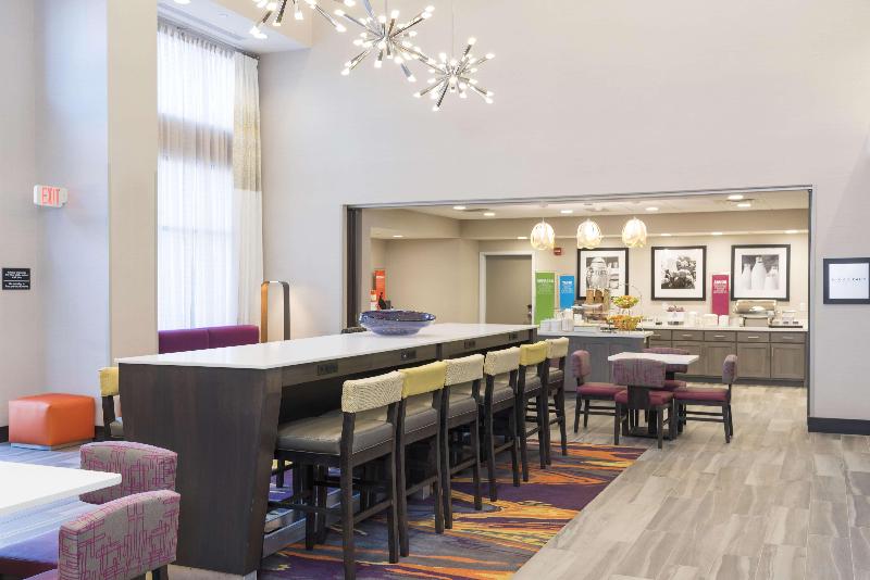 هتل Hampton Inn & Suites West Lafayette