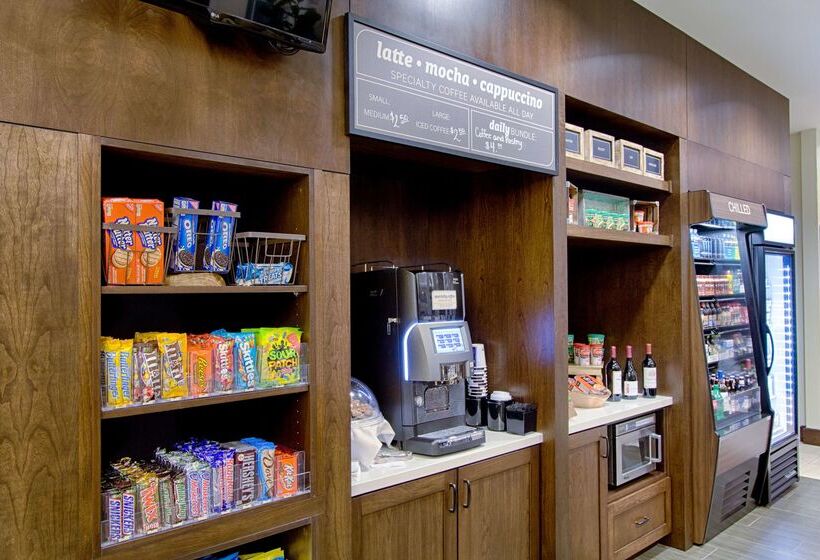 هتل Hilton Garden Inn Salina