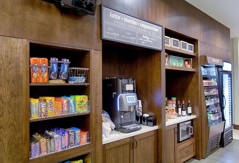 هتل Hilton Garden Inn Salina