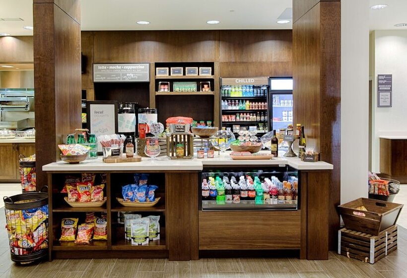 هتل Hilton Garden Inn Salina