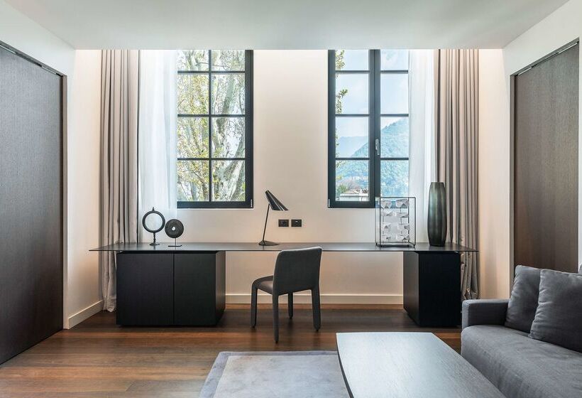 Отель Hilton Lake Como