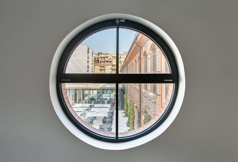 Отель Hilton Lake Como