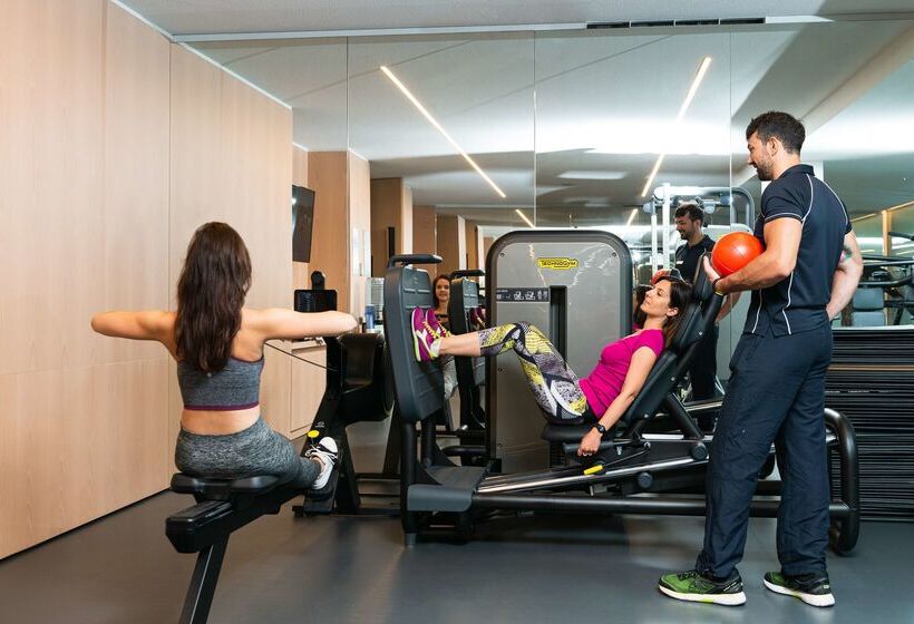 Отель Hilton Lake Como