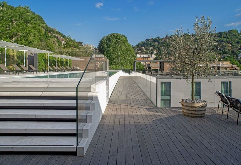 Отель Hilton Lake Como