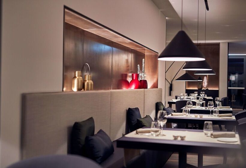 Отель Hilton Lake Como