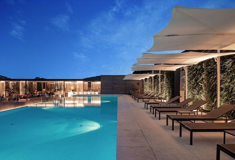 Отель Hilton Lake Como