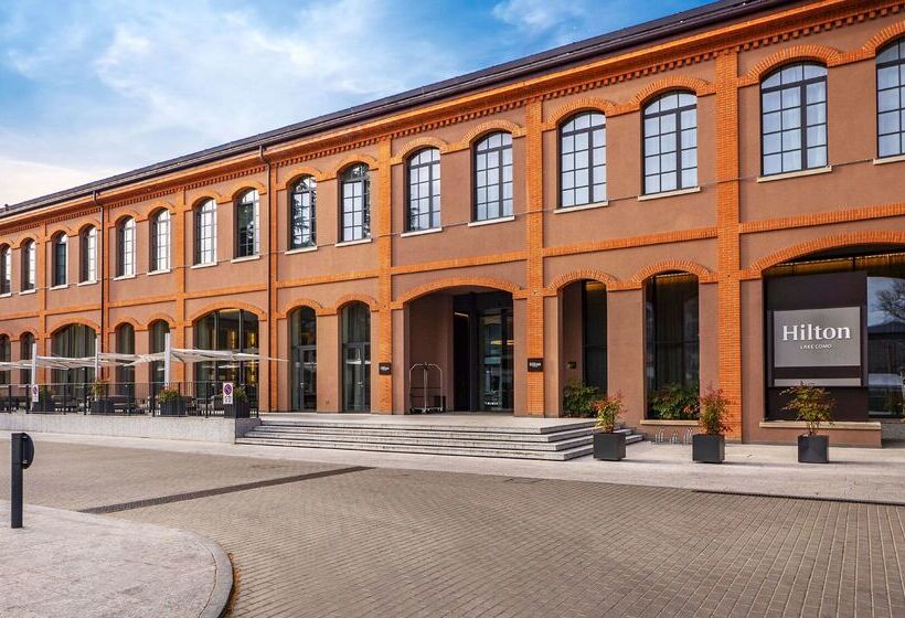 Отель Hilton Lake Como