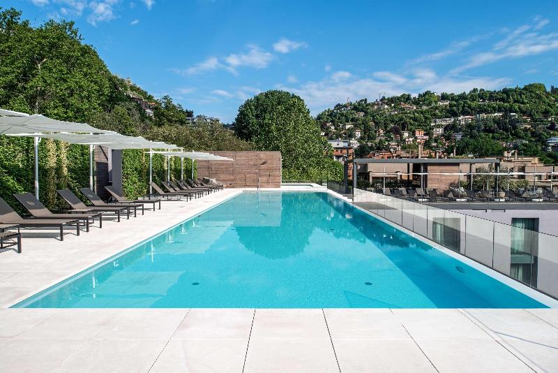 Отель Hilton Lake Como