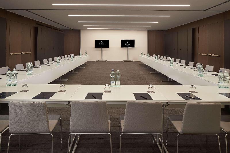 Отель Hilton Lake Como