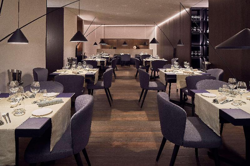 Отель Hilton Lake Como