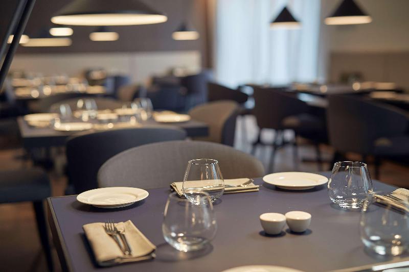 Отель Hilton Lake Como