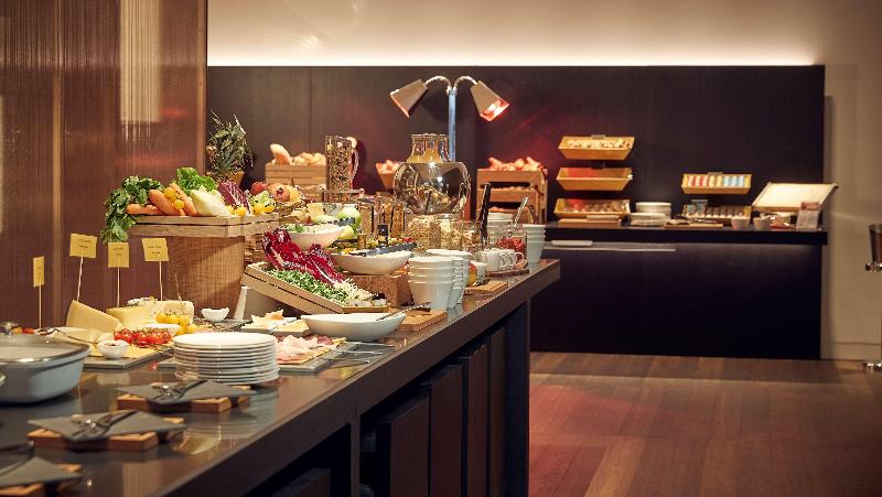 Отель Hilton Lake Como