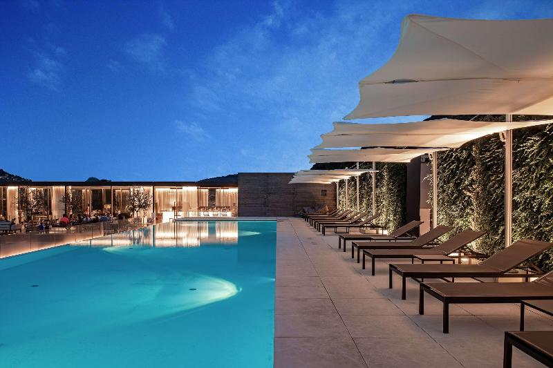 Отель Hilton Lake Como