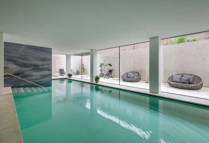 Отель Hilton Lake Como