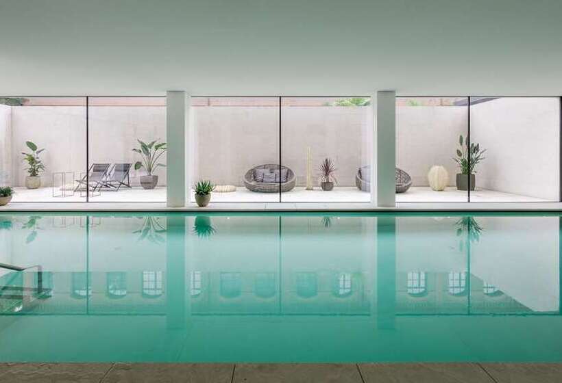 Отель Hilton Lake Como