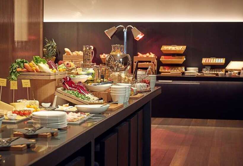 Отель Hilton Lake Como