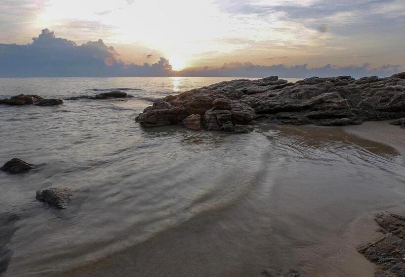 هتل Khanom Hill Resort