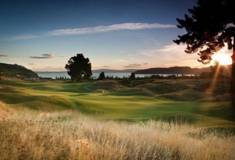 Отель Kinloch Manor & Villas