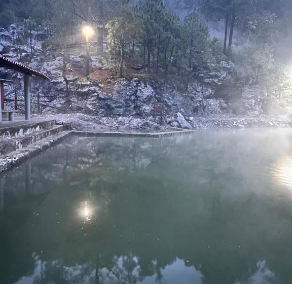 فندق Los Azufres Spa Natural