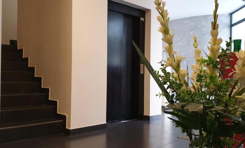 Отель Los Nardos