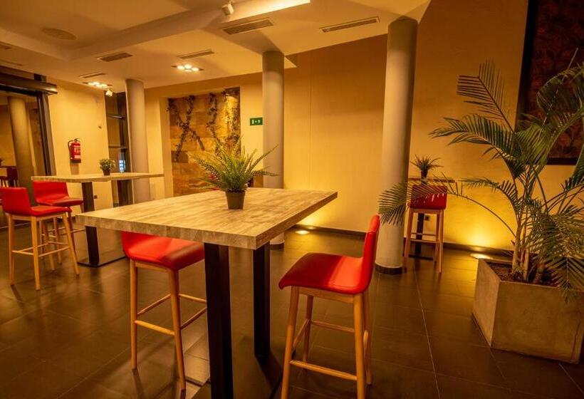 Отель Los Nardos