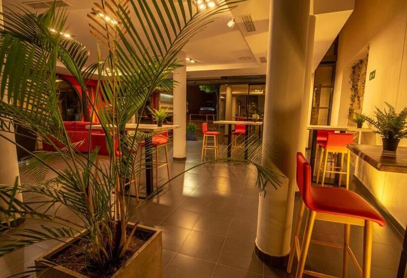 Отель Los Nardos