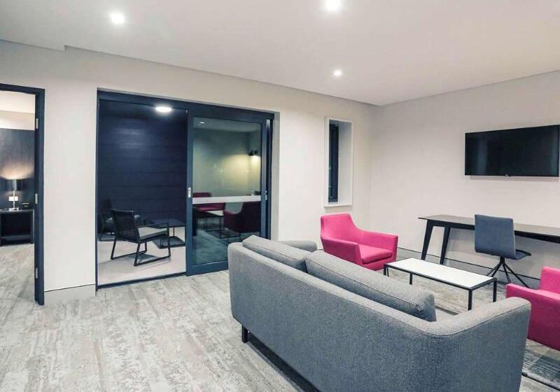 בית מלון כפרי Mercure Tamworth