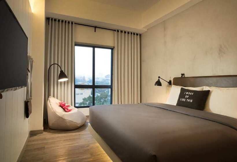 בית מלון כפרי Moxy Bandung