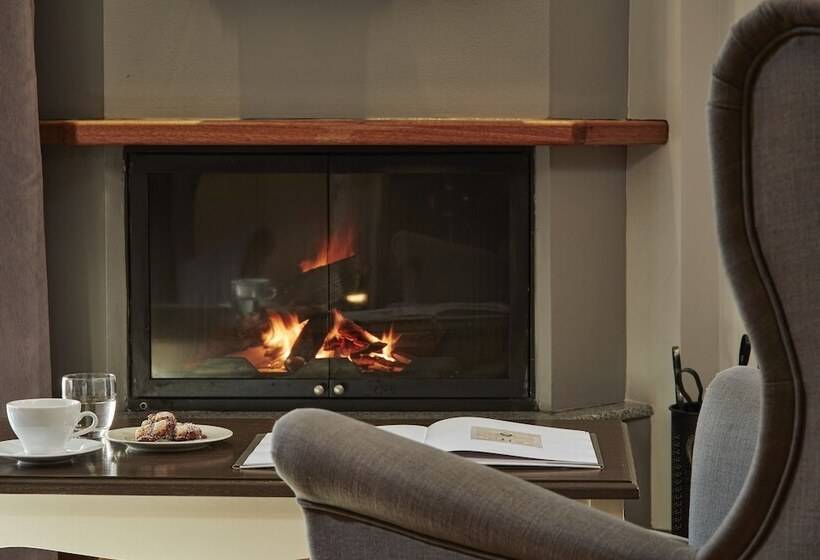 酒店 Nefeles Mainalon Luxury Residences & Lounge