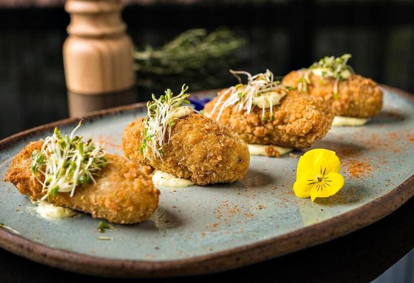 호텔 NH Curitiba The Five